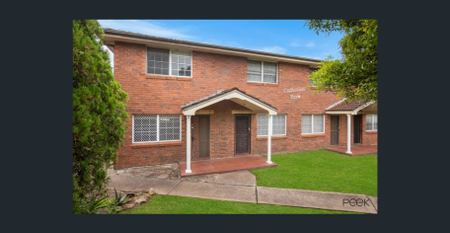 Light, Modern & Conveniently Located in Windsor - Photo 4