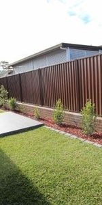 Single Level Villa with Two Bedrooms Plus Study! With Gas Cooking and Ducted AC! - Photo 4