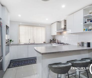 MODERN THREE BEDROOM HOME! - Photo 6