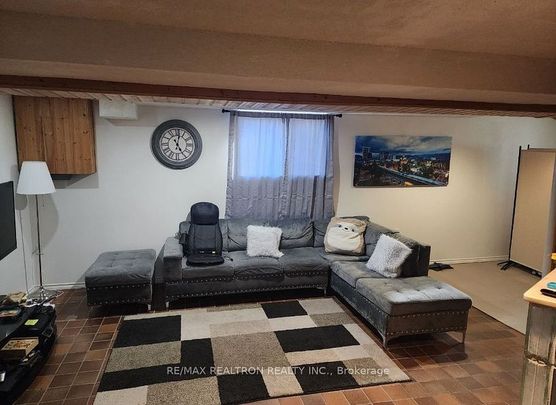 For Lease - 116 Verobeach Boulevard, Toronto, Ontario - Photo 1