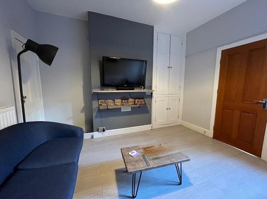 3 bedroom terraced house to rent - Photo 1