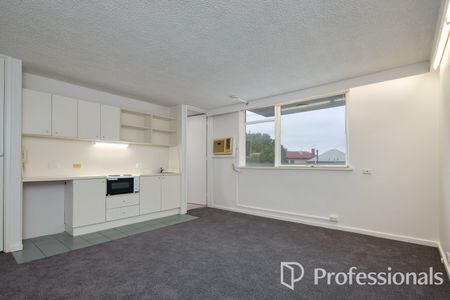 18/92 Grey Street, St Kilda VIC 3182 - Studio For Rent | Domain - Photo 3