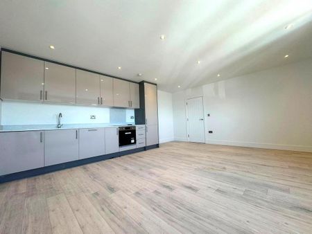 2 bedroom flat to rent - Photo 2