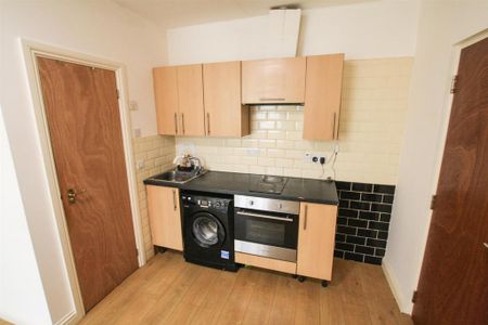 Studio to rent - Photo 3