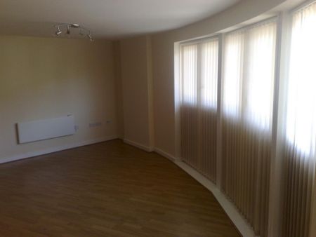 2 bedroom flat to rent - Photo 3