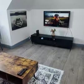 1 Bed Flat, Vineyard Hill Road, SW19 - Photo 1