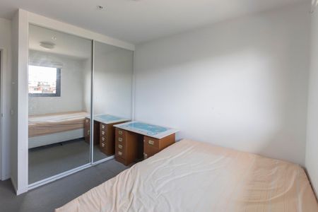Perfectly located in the heart of Brunswick this lovely fully furnished 2-bedroom apartment offers space comfort and all the mod cons! - Photo 3