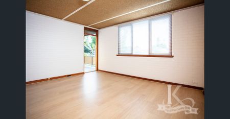 Fabulous Top Floor Location.. - Photo 4