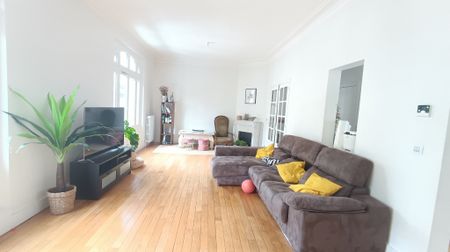 Location Maison 7 pièces 214m² ORLEANS 45000 - Photo 2