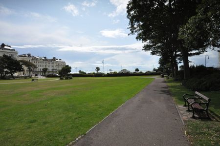 A Studio Flat Instruction to Let in St leonards On Sea - Photo 2