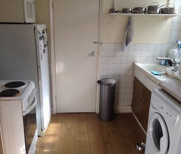 Room in a Shared House, Sutton Court Road, E13 - Photo 4