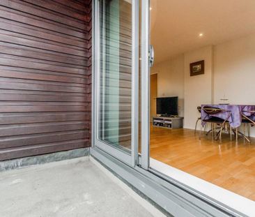 2 bedroom flat to rent - Photo 2