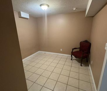 For Lease - 3910 Baggins Court, Mississauga, Ontario - Photo 3