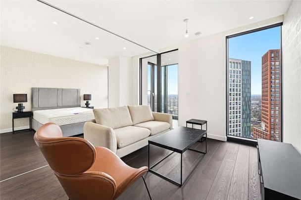 Studio apartment located in the sought after Damac Tower. - Photo 1