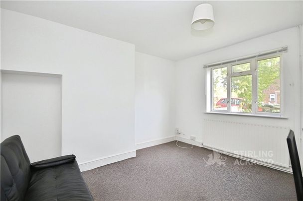 Hillcrest Road, Guildford, Surrey, GU2 8HR - Photo 1