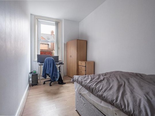 3 bedroom flat to rent - Photo 1