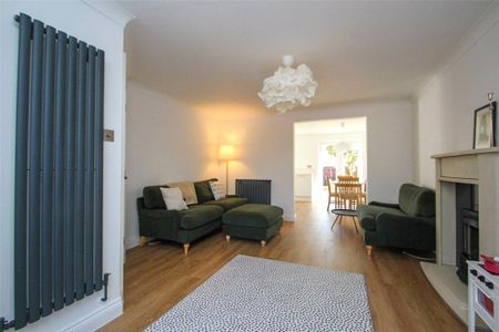 4 bedroom detached house to rent - Photo 3
