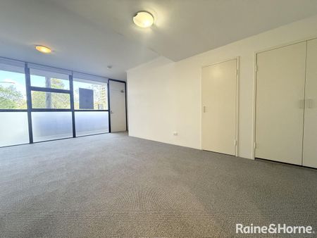 Spacious 2 Bedroom Townhouse Style Apartment - Photo 5