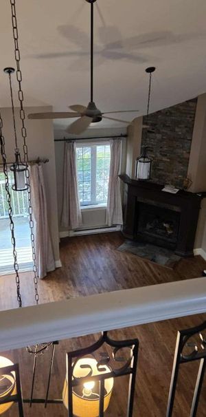 Super condo avec mezzanine, terrasse sur le toit, air climatisée, foyer au bois, abris tempo payé l'hiver - 1 espace de stationnement - Photo 1