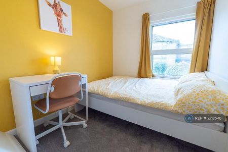 5 bedroom end of terrace house to rent - Photo 3