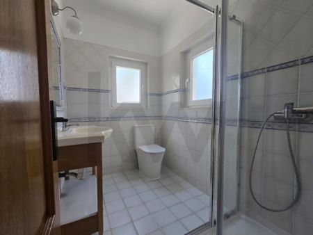4 room luxury House for rent in Charneca de Caparica, Portugal - Photo 3