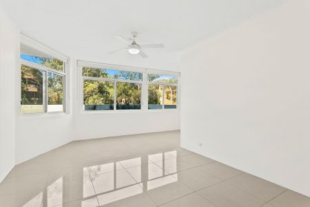 Ground Floor Apartment in the Heart of Brighton-Le-Sands - Photo 3