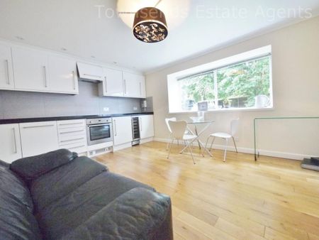 2 bedroom flat to rent - Photo 5