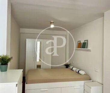 Piso de alquiler en Carrer Navarro Cabanes, Nou Moles - Photo 2