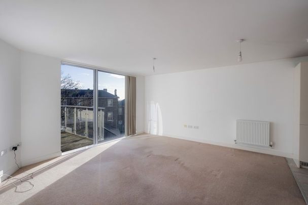 1 Bed Flat - Photo 1