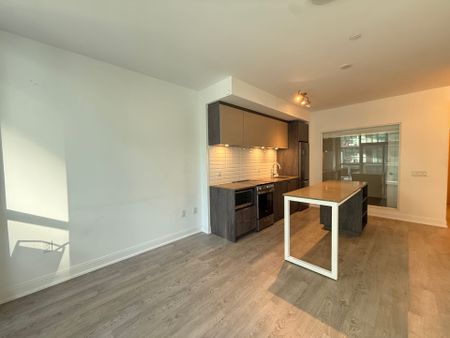 For Lease - 65 Annie Craig Drive Unit# 406, Toronto, Ontario - Photo 3