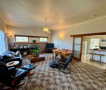 Private ROW 3BR Hillpark Haven - Photo 1