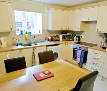 6 Bed - 17 Newport Mount, Headingley, Leeds - LS6 3DB - Student - Photo 2