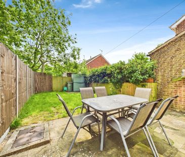 2 bedroom semi-detached house to rent - Photo 3