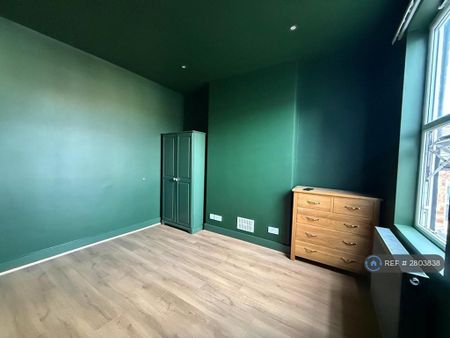 4 bedroom terraced house to rent - Photo 4