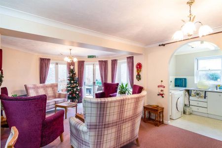 1 bedroom retirement property to rent - Photo 3