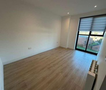 Slough, Berkshire, SL1 - Photo 2