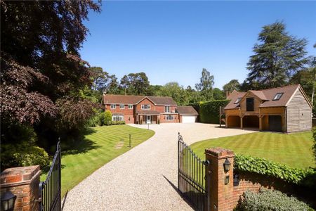 4 bedroom detached house to rent - Photo 4