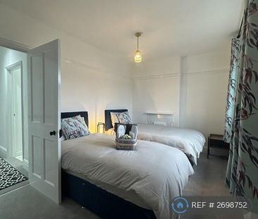 3 bedroom semi-detached house to rent - Photo 6