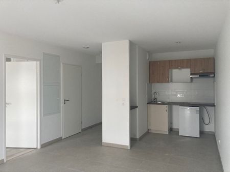 Location Appartement 2 pièces 43m² - Photo 5