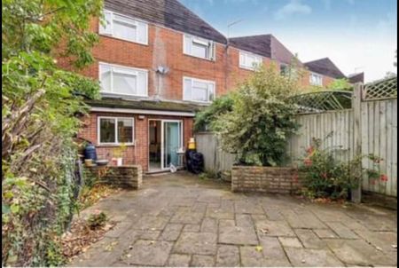 Room in a Shared House, Montrose Road, HA3 - Photo 3