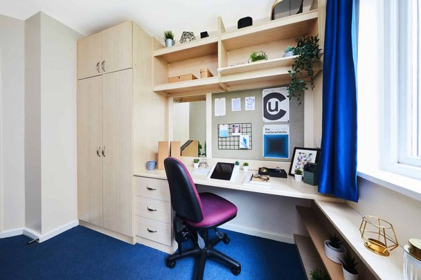 Single Ensuite Room - Photo 1