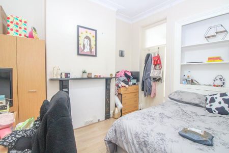 5 bedroom terraced house to rent - Photo 4