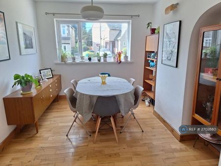 3 bedroom semi-detached house to rent - Photo 5