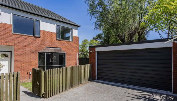 3 bedroom home in St Albans double garage - Photo 1