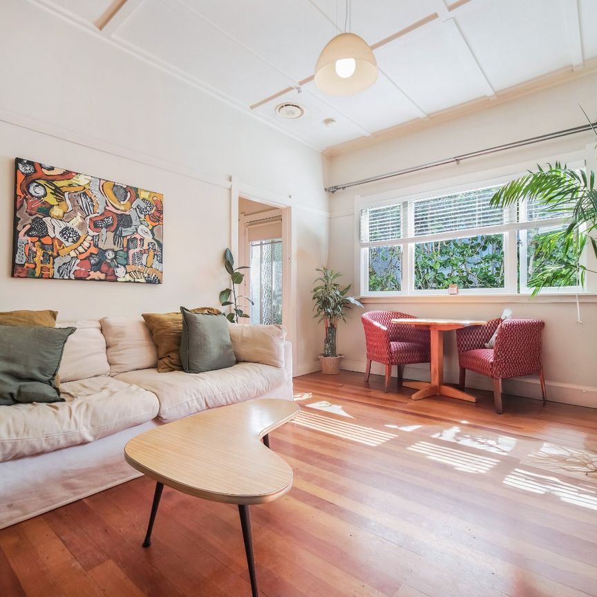 A Charming Retreat with Pet-Friendly Comfort - Photo 1