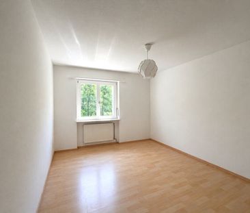 Arrive and feel good: Bright 4.5-room apartment in Felsberg - Photo 3