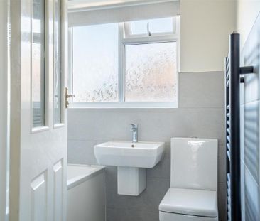 3 bedroom terraced house to rent - Photo 2