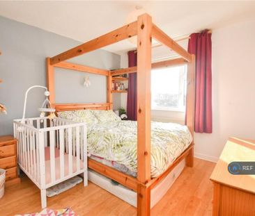 2 bedroom semi-detached house to rent - Photo 6