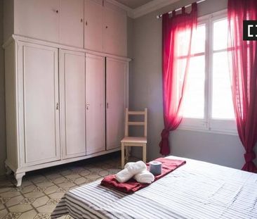 barcelona, Catalonia 08006 - Photo 4