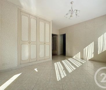 Location Appartement 5 pièces 99m² VAUX LE PENIL 77000 - Photo 5